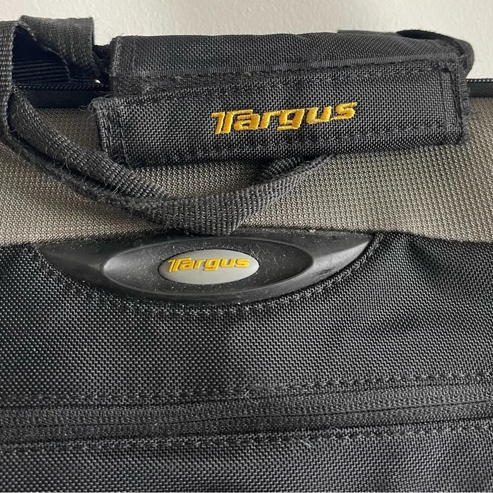 Targus multiple compartments bag